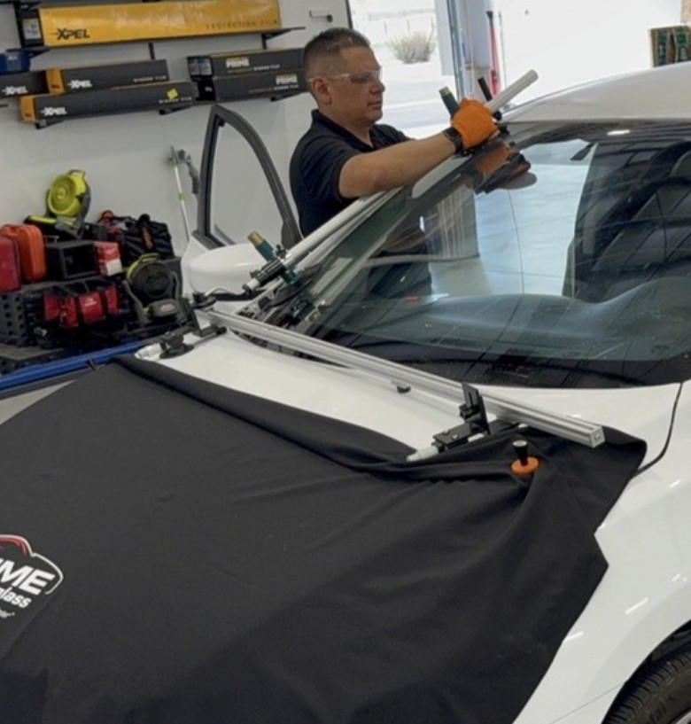 Shop vs. Mobile Windshield Replacement: How Much Time Do You Really Save?